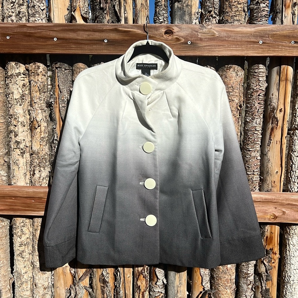 Ombré petite late winter/spring jacket. Great swing and functional pockets!